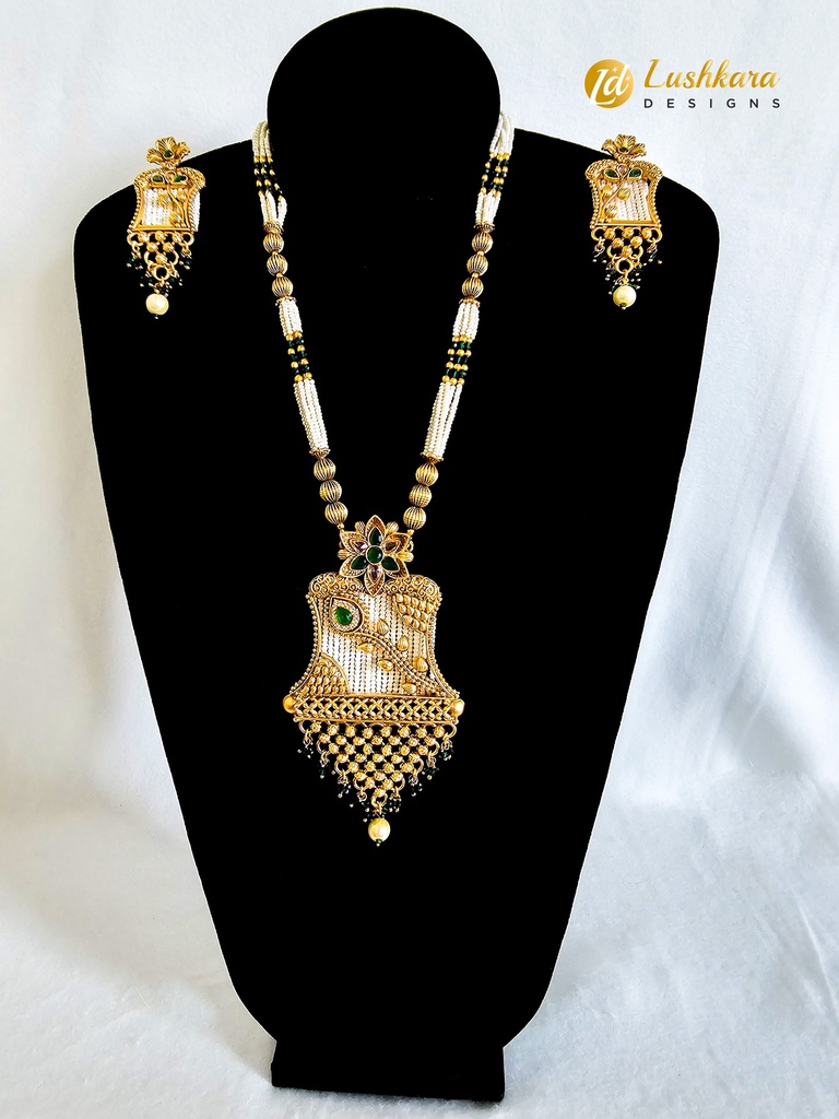 Lushkara Gold Pote Green Long Necklace Set