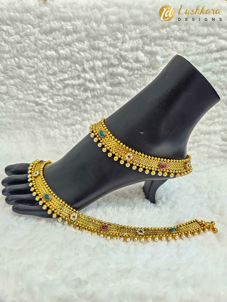 Lushkara Radiant Gold and Pearl Anklets