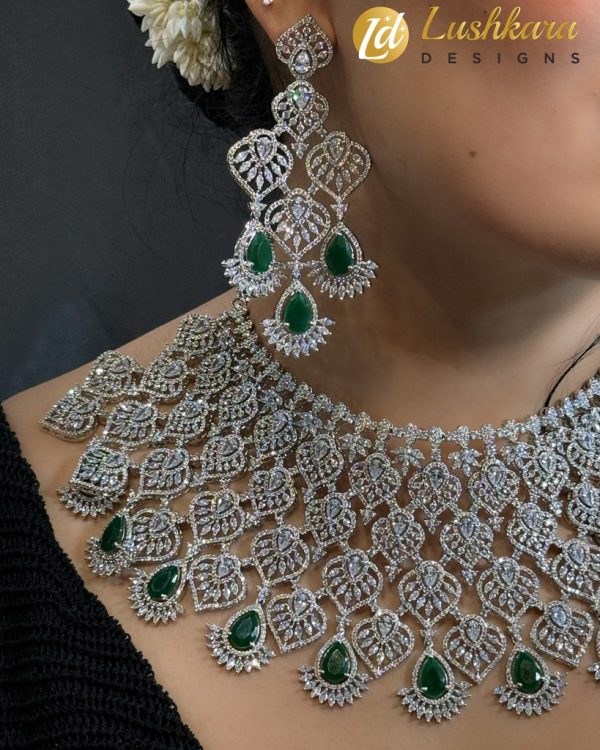 Lushkara Emerald Cascade Neckset: Majestic Allure - Image 2