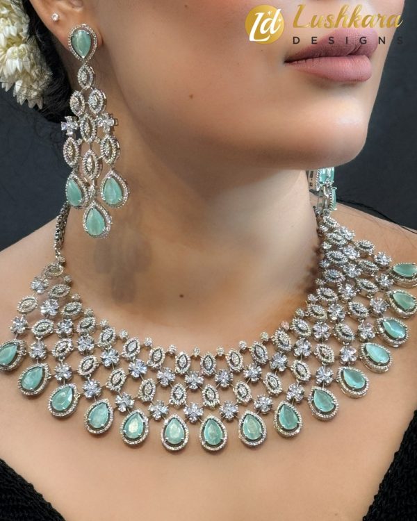 Lushkara Regal Mint Neckset: Grace in Every Detail