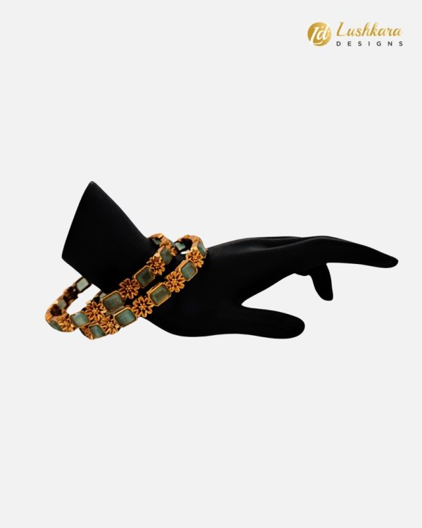 Pari Antiques Bangle - Image 3